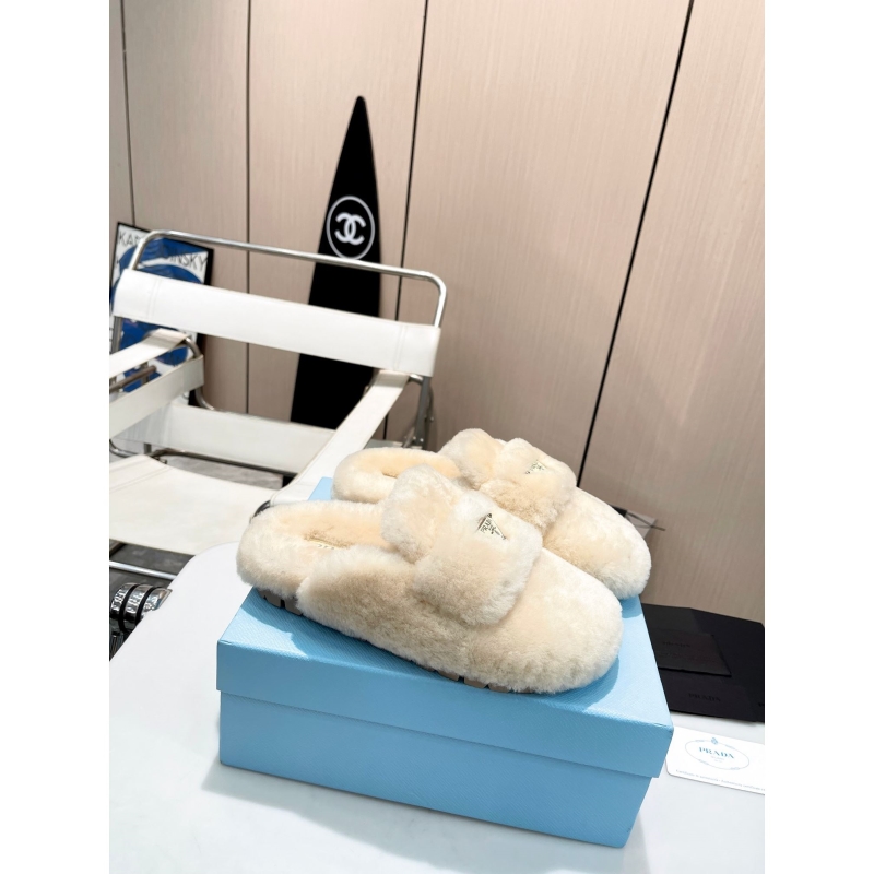 Pra*a slippers